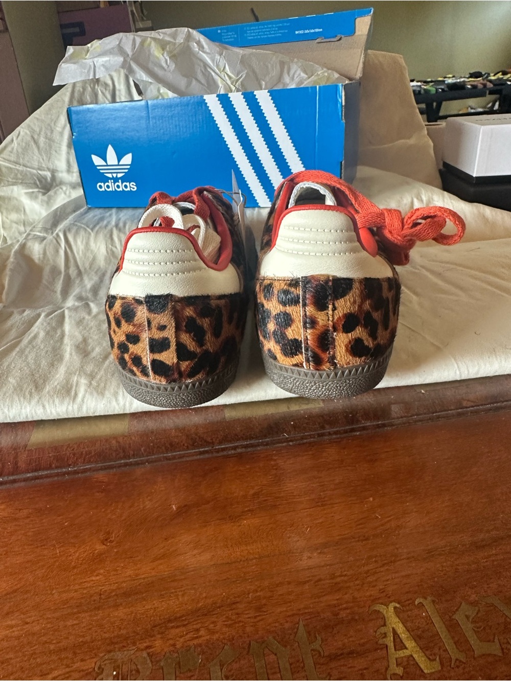 NEW adidas Samba OG Red Leopard Women’s Sneakers Size 5.5 - Picture 3 of 4